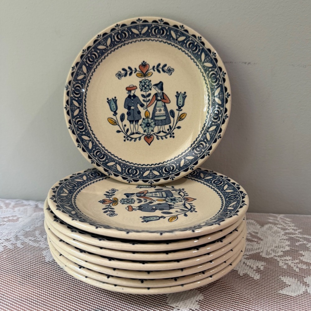 Johnson Brothers Plates Hearts & Flowers Set of 8 Bread Plates Folk Art 6.25in